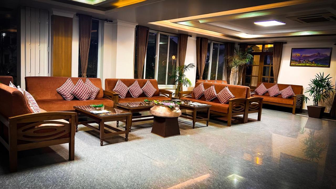 Hotel Earth Light Sauraha Chitwan Bagian luar foto